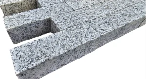 Žulová vonkajšia dlažba 20 x 6cm, hrúbka 6cm, protišmykový povrch