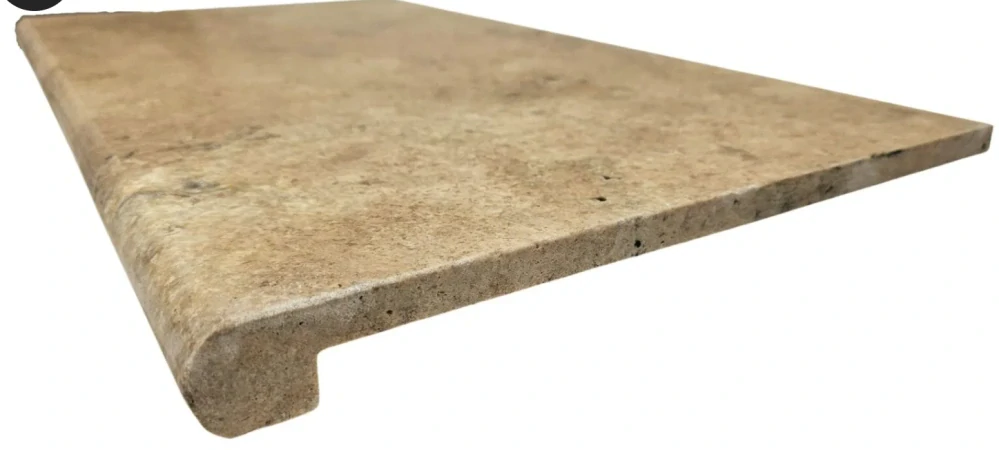 Bazénový lem / schodnica Travertín Camel 61 x 33cm, hrúbka 1,2cm