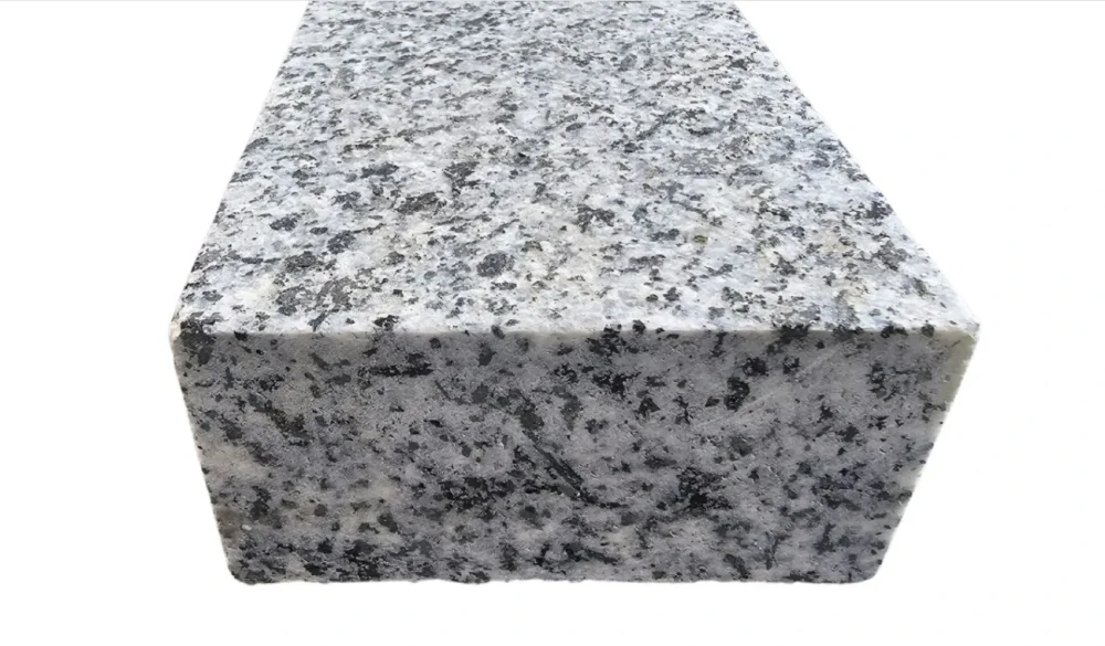 Žulová vonkajšia dlažba 20 x 10cm, hrúbka 5cm, protišmykový povrch