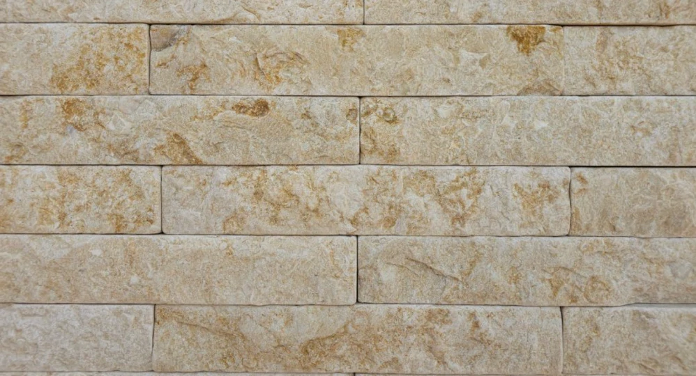 Mramorová tehlička Sunstone 30 × 5 cm – krémová, split face, omieľané hrany