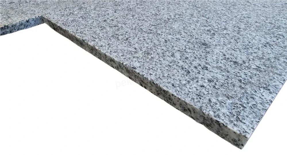 Žula Grey kamenná dlažba flambovaná 60 x 40 hrúbka : 2cm