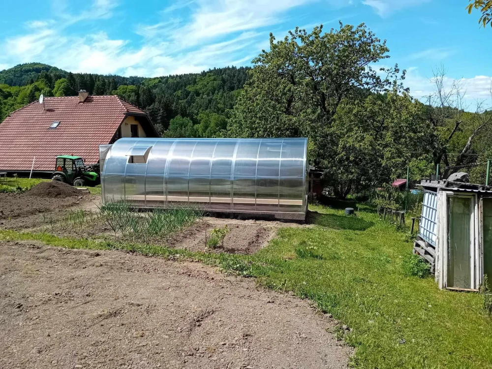 Polykarbonátový skleník GOLIAŠ6