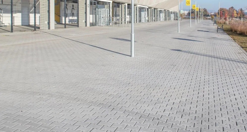 Zámková dlažba HAKA | 10 x 16,5 x 8 cm (polovička)