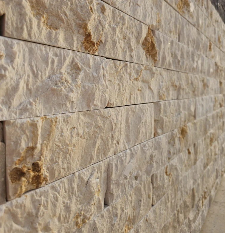 Mramor Crema SF tehlička 30x7cm – krémový mramor na fasádu a steny